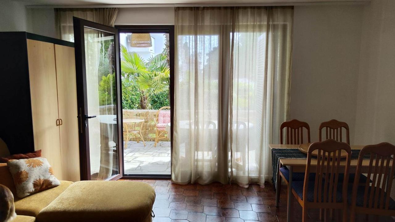 Apartment Villa Angelina, 70M From The Beach, Free Parking Novigrad  Exterior photo
